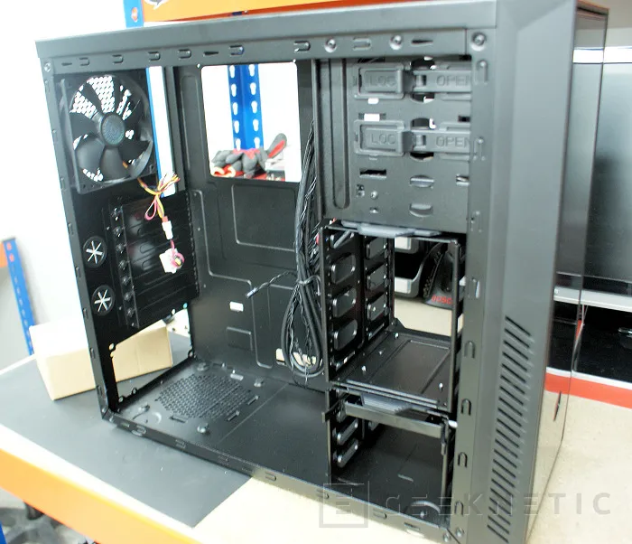 Geeknetic Cooler Master Silencio 550 9