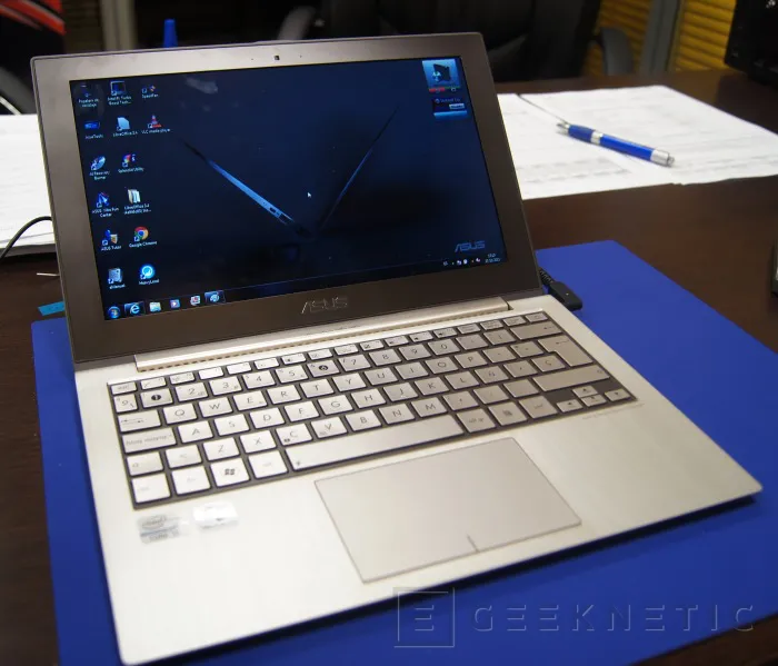 Geeknetic ASUS ZenBook UX21E 7