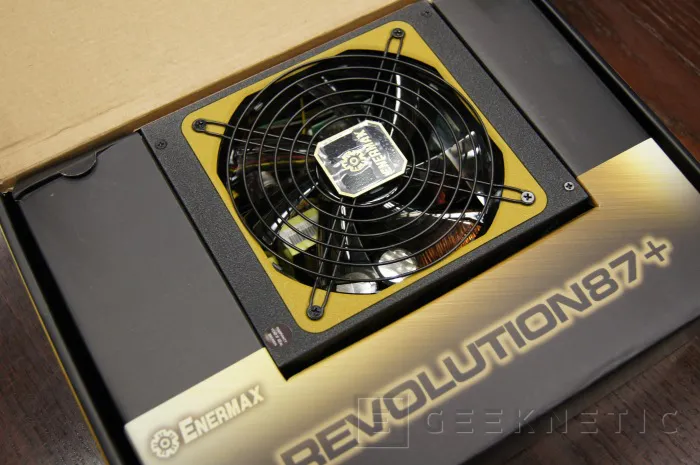 Geeknetic Fuente Enermax Revolution 87+ 1000w 1