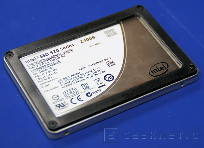 Geeknetic Intel SSD 520 240GB 1