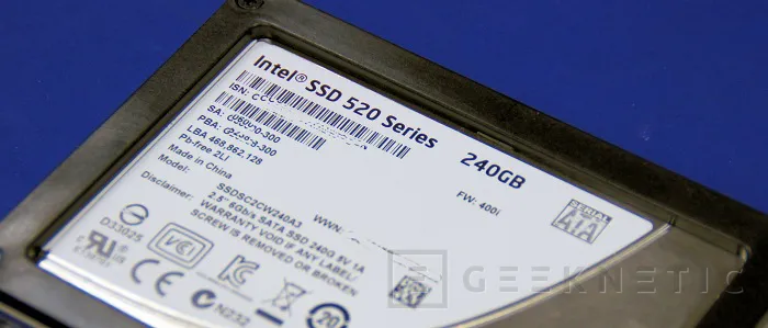 Geeknetic Intel SSD 520 240GB 11