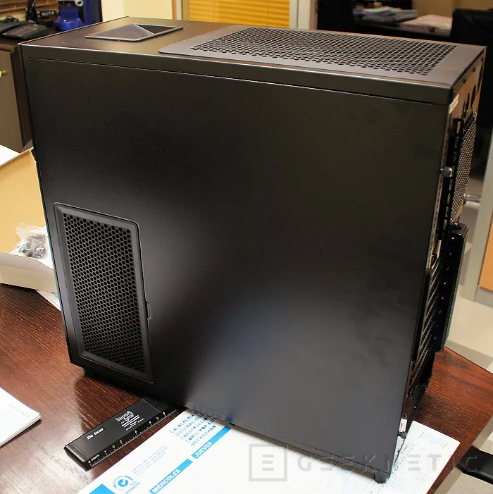 Geeknetic Silverstone Temjin TJ04-E 7