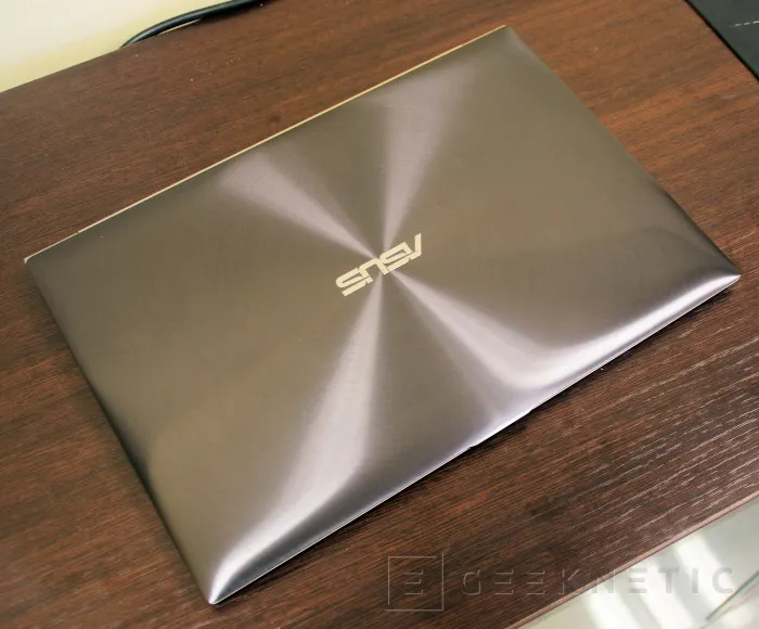 Geeknetic ASUS Zenbook Prime UX31A 3
