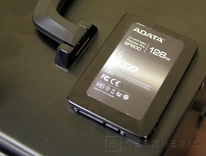 Geeknetic ADATA Premier Pro SP900 128GB 5