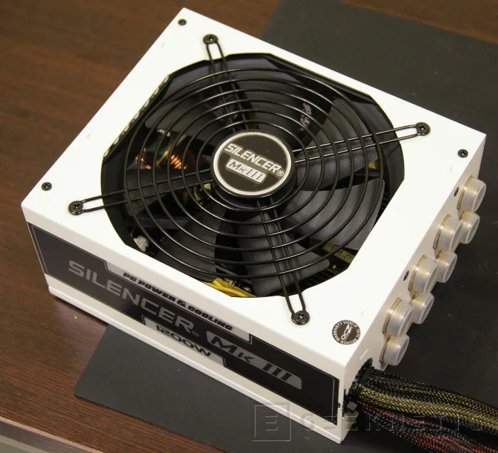 Geeknetic OCZ PC Power & Cooling Silencer Mark III 1200w 7