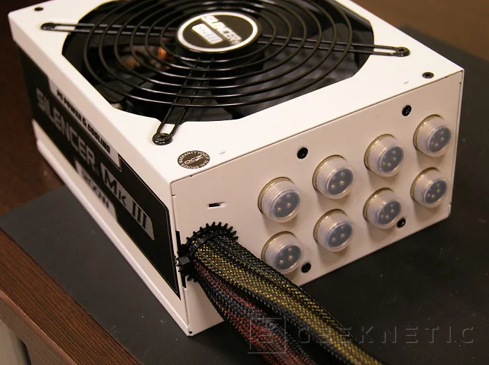 Geeknetic OCZ PC Power & Cooling Silencer Mark III 1200w 3