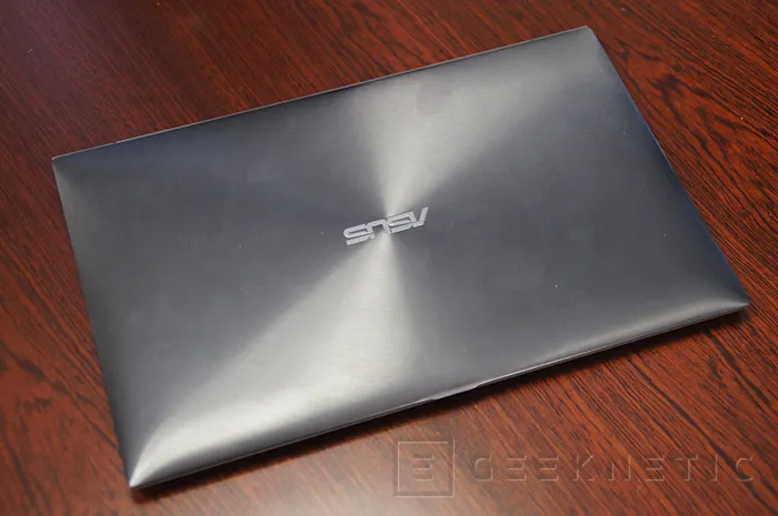 Geeknetic Zenbook Prime ASUS UX21A. El ultrabook Retina de 11” 4