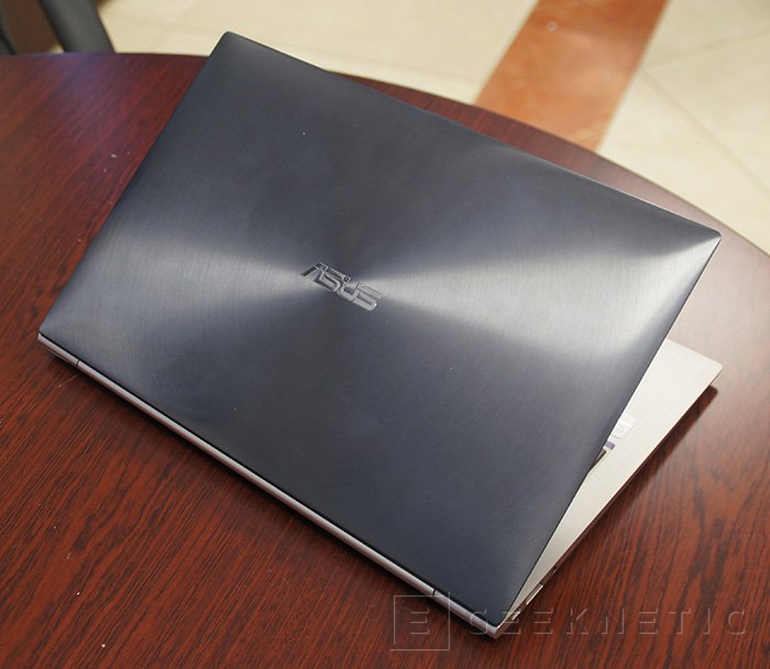 Zenbook Prime ASUS UX21A. El ultrabook Retina de 11” [Análisis