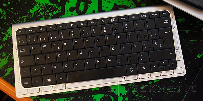 Geeknetic Microsoft Wedge Mobile Keyboard 3