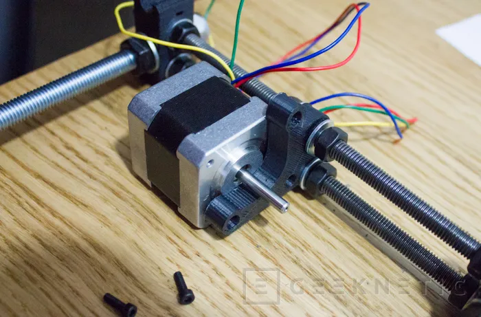 Geeknetic Cómo montar una impresora 3D casera 15